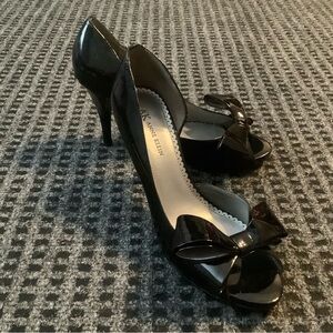 Anne Klein women’s black faux patent leather bow peep toe pumps heels 7.5